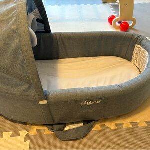 Lily boo Travel Bassinet- only used a few times!
